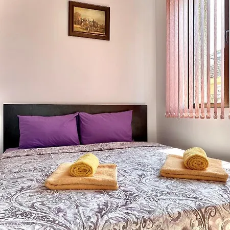 Bright For 4 In Apartment